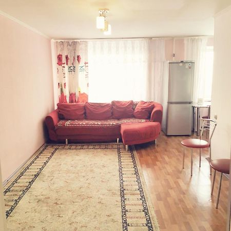 2 комн квартира в центре по Пушкина Костанай Екстериор снимка