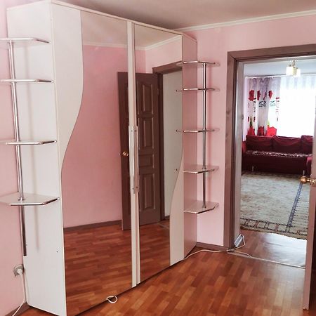 2 комн квартира в центре по Пушкина Костанай Екстериор снимка