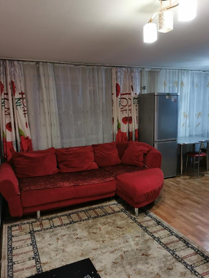 2 комн квартира в центре по Пушкина Костанай Екстериор снимка