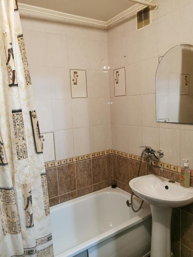 2 комн квартира в центре по Пушкина Костанай Екстериор снимка
