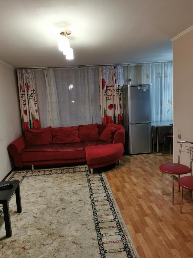 2 комн квартира в центре по Пушкина Костанай Екстериор снимка