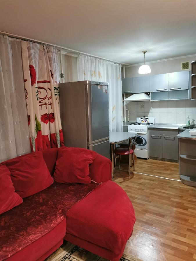 2 комн квартира в центре по Пушкина Костанай Екстериор снимка
